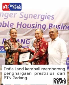 Foto penghargaan sebagai developer terbaik di kota Padang